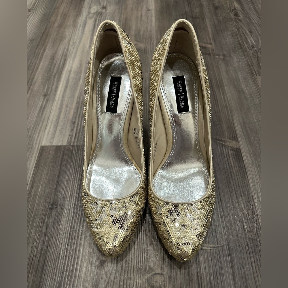 White House Black Market Gold Sequin High Heel Adie Size 8.5M